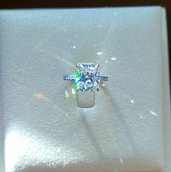 Platinum 3.72ct (F VVS2) Lab Cushion Diamond Ring with side Lab Diamond - Q JEWELER